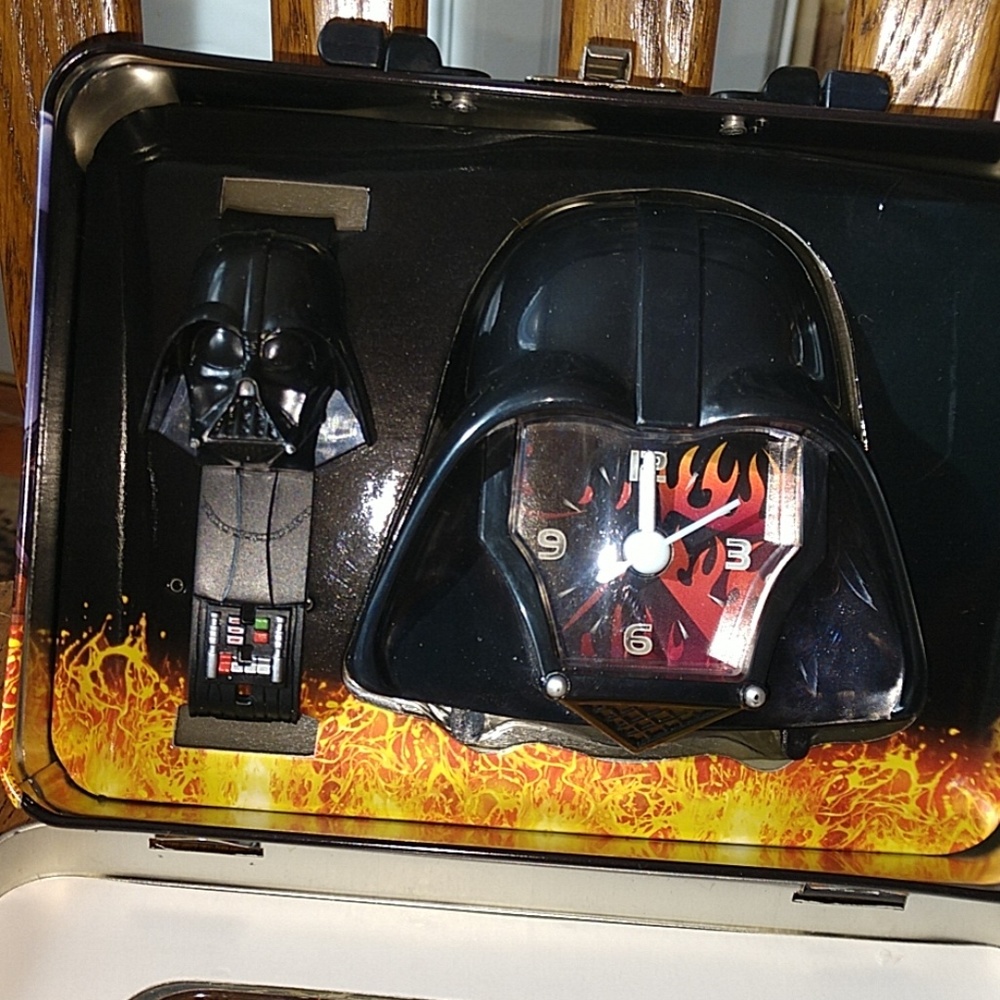NWOT Star Wars Watch/Clock Set